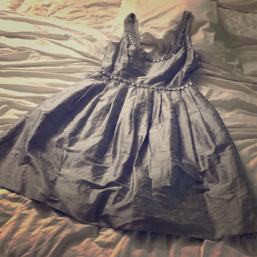 Donna Morgan silver round neck cocktail dress
